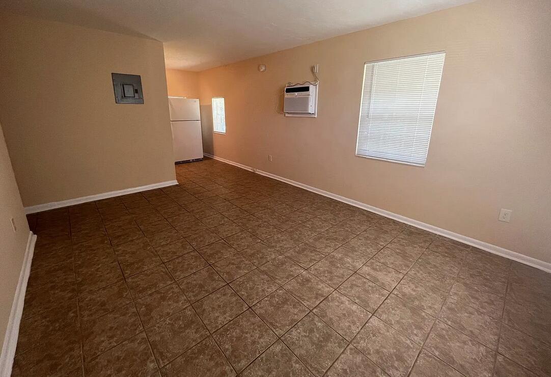 1  / 3 1588 sq. ft. $ 2026-06-21 0 foto