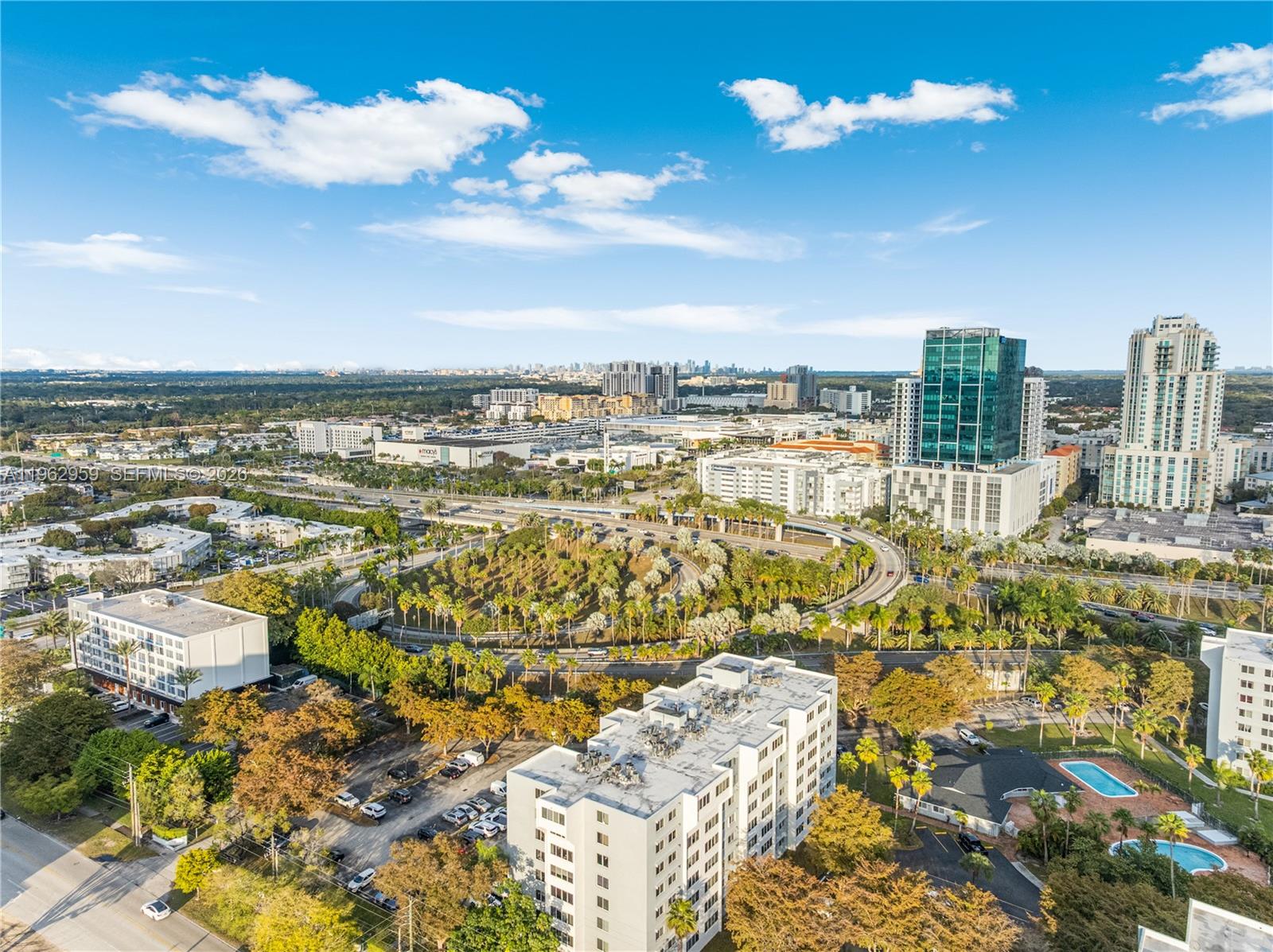   /   кв.футов $ 2026-02-10 0 Фото