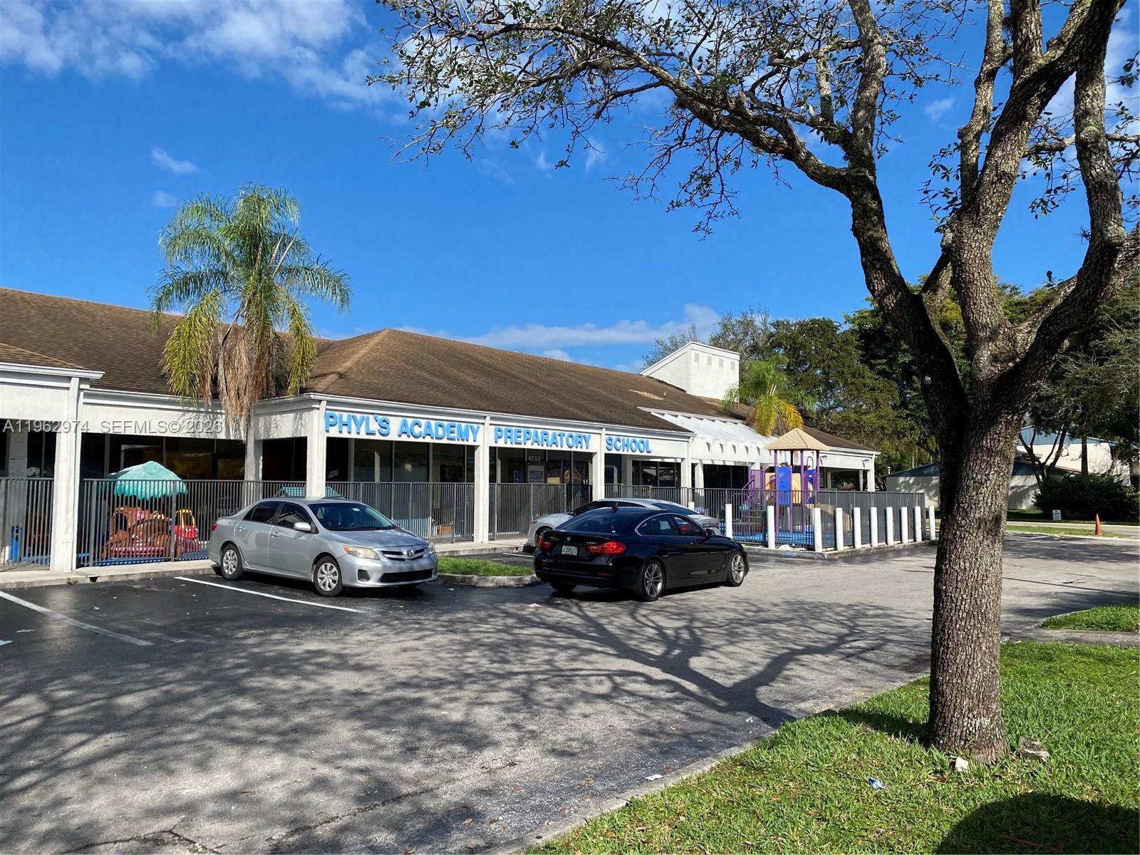   /   кв.футов $ 2026-02-10 0 Фото