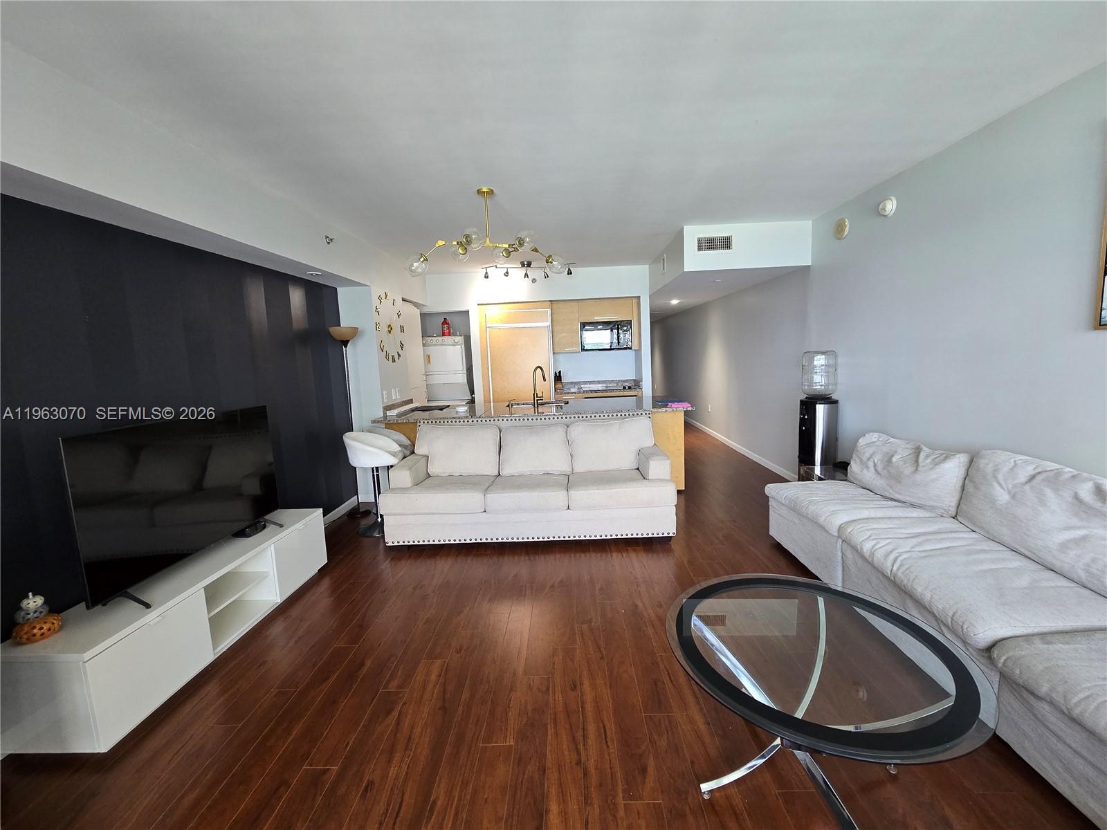 3212 1 / 1 844 sq. ft. $ 2026-02-10 0 foto