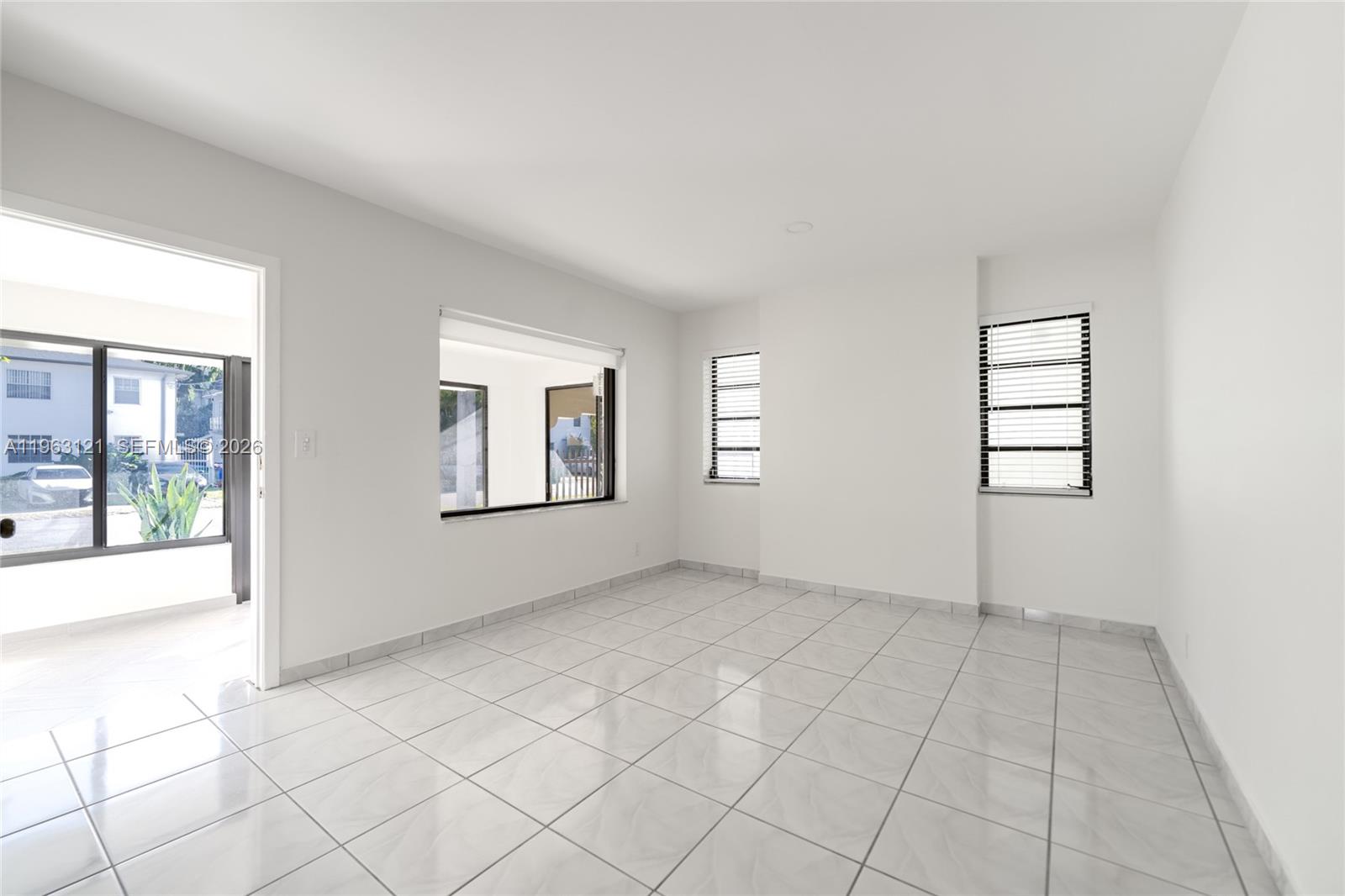   /  2355 sq. ft. $ 2026-02-10 0 foto