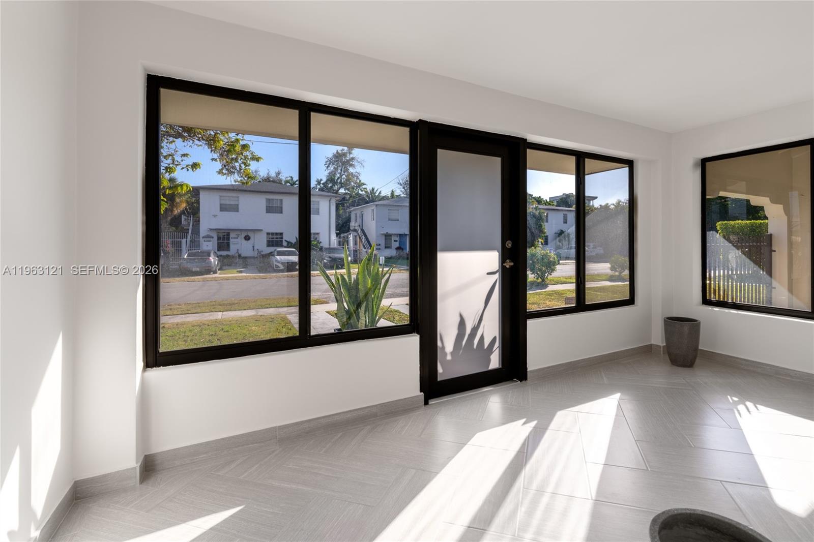   /  2355 sq. ft. $ 2026-02-10 0 foto