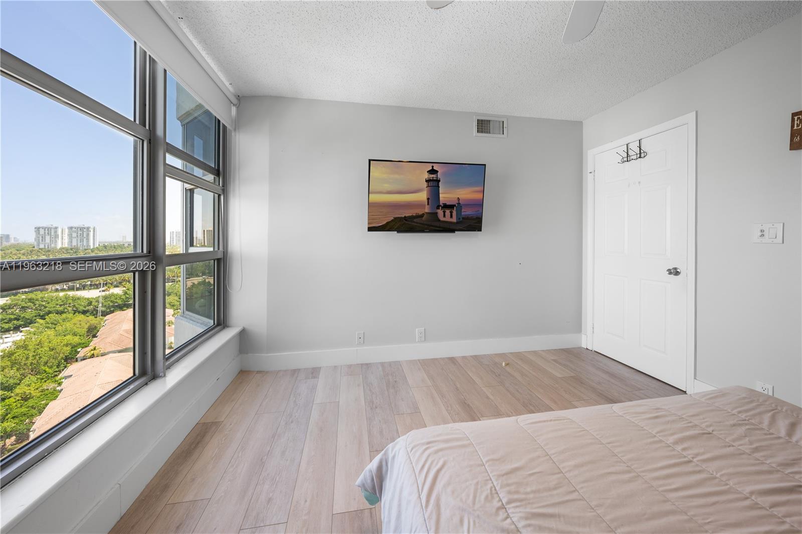 Photo of 3530 Mystic Pointe Dr  #1406, Aventura, Florida, 33180 - 