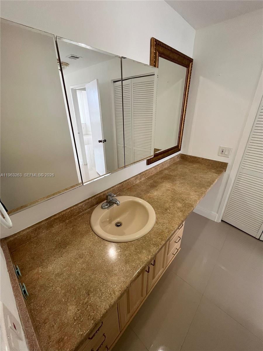 Photo of 3505 Ocean Dr  #502, Hollywood, Florida, 33019 - 