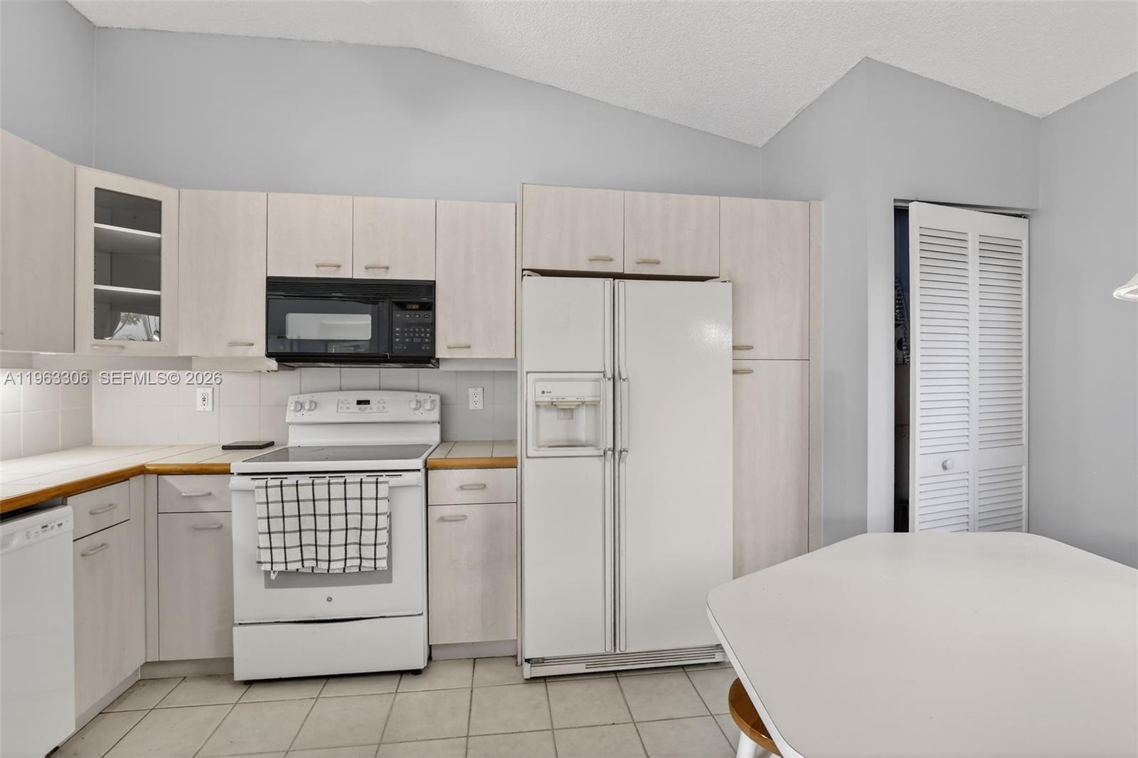 Photo of 1150 Queen Palm Ct  (1150), Hollywood, Florida, 33019 - 