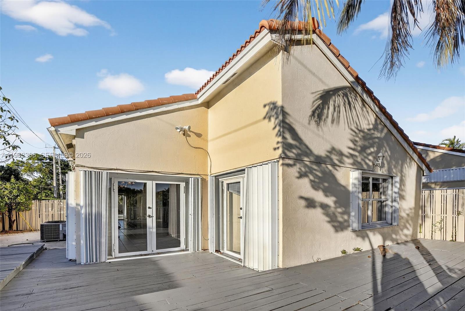 Photo of 1150 Queen Palm Ct  (1150), Hollywood, Florida, 33019 - 