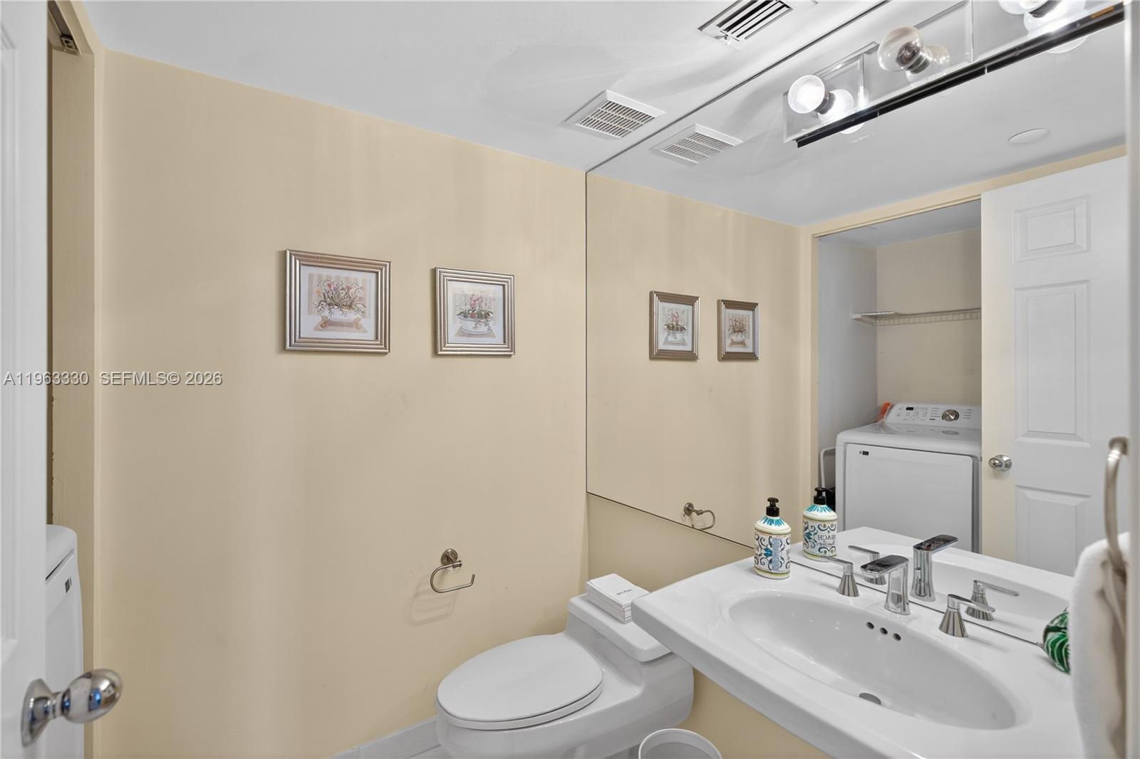 Photo of 3530 Mystic Pointe Dr  #2202, Aventura, Florida, 33180 - 