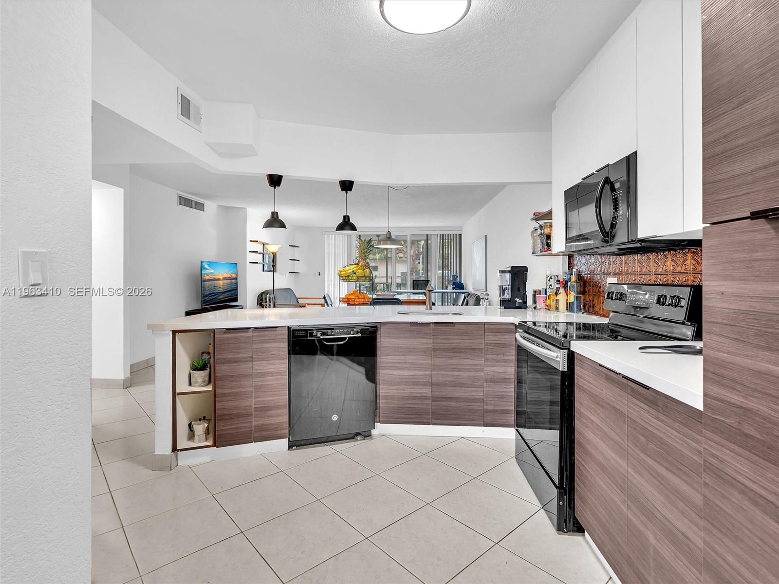 See details 116-1 2 / 2 1315 sq. ft. $ 2026-02-11 0 Photo