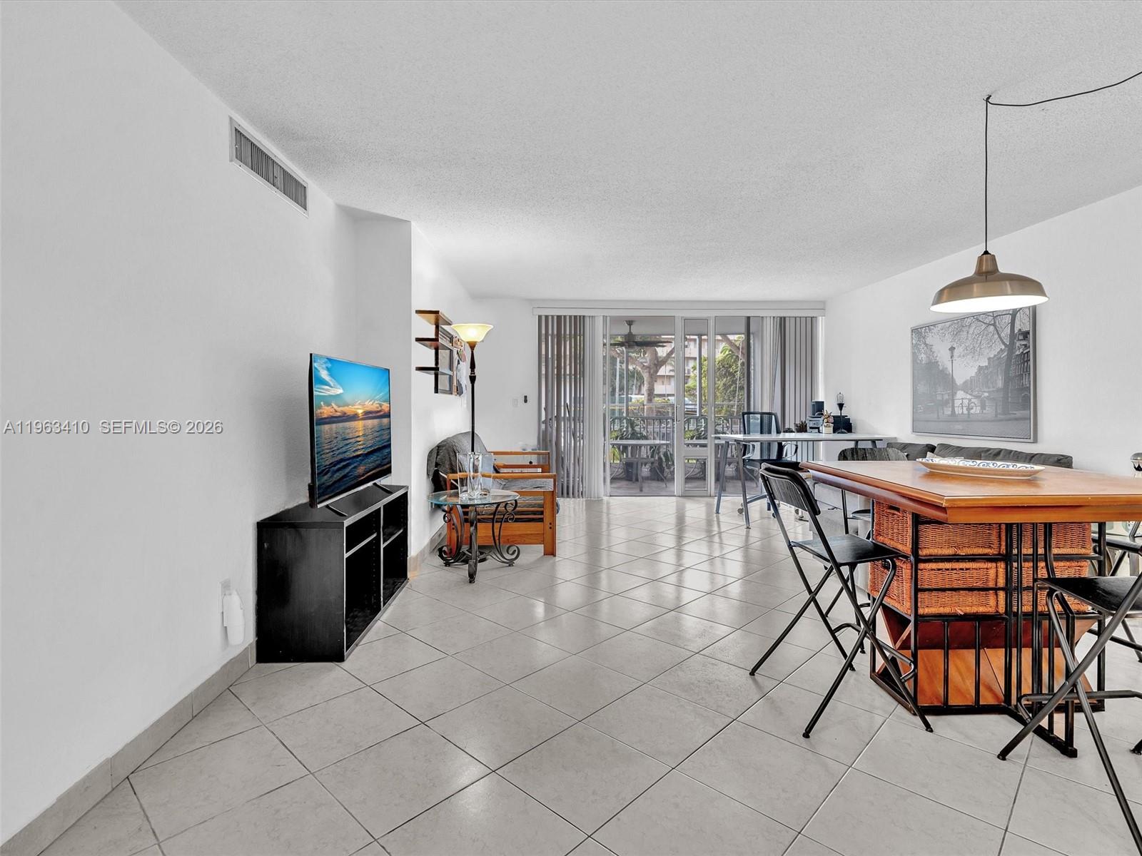 See details 116-1 2 / 2 1315 sq. ft. $ 2026-02-11 0 Photo