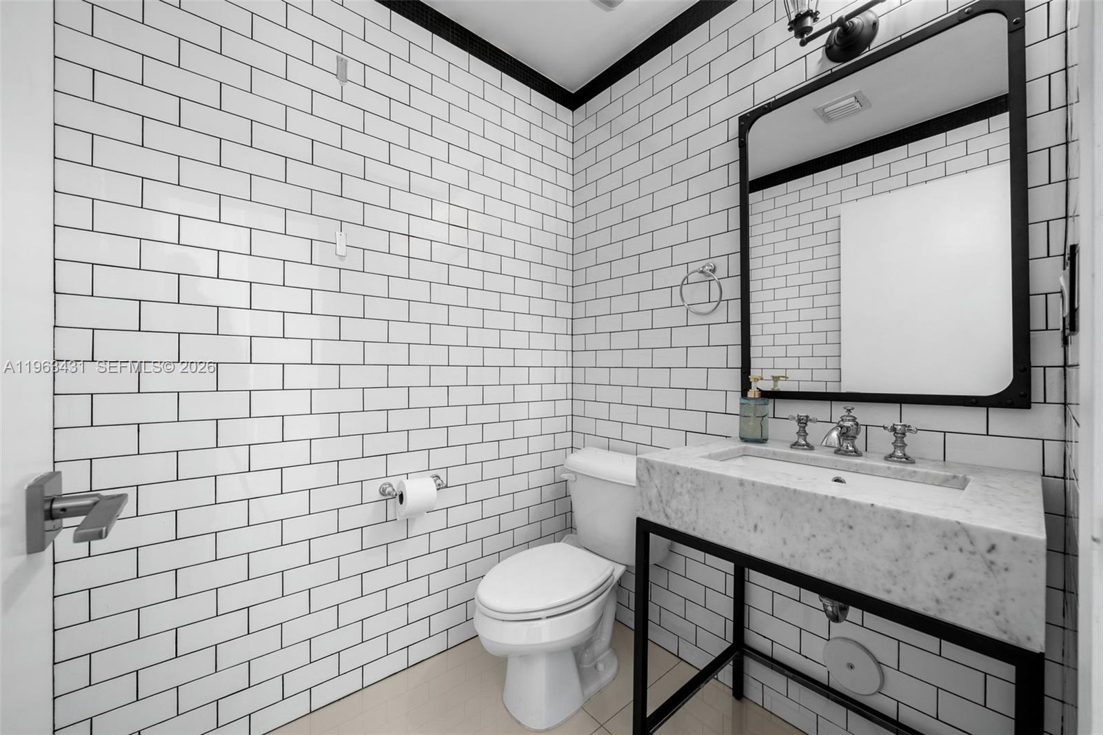 Photo of 18935 Atlantic Blvd (18935), Sunny Isles Beach, Florida, 33160 -