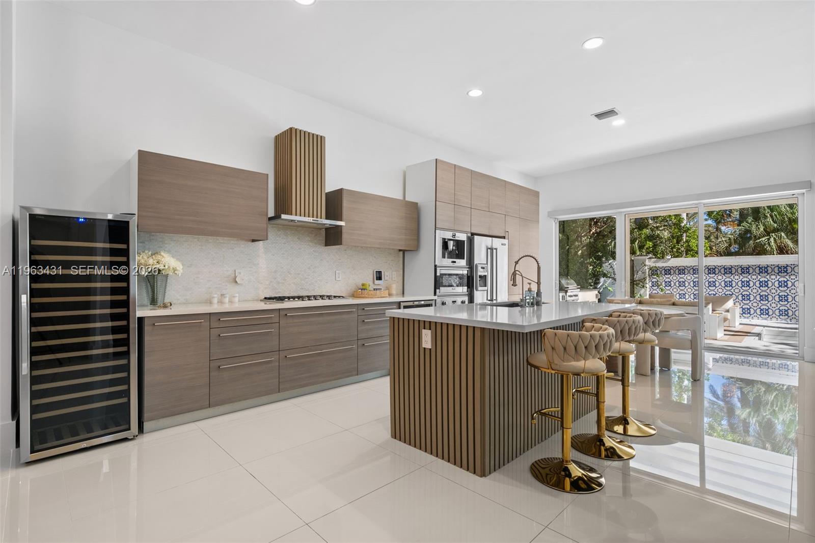 Photo of 18935 Atlantic Blvd (18935), Sunny Isles Beach, Florida, 33160 -