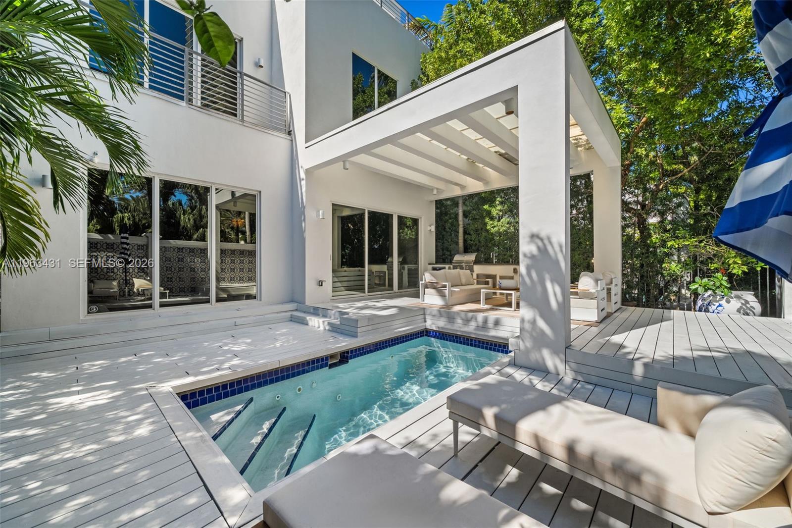 Photo of 18935 Atlantic Blvd (18935), Sunny Isles Beach, Florida, 33160 -