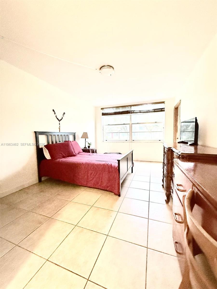 C114 1 / 2 898 sq. ft. $ 2026-06-17 0 foto