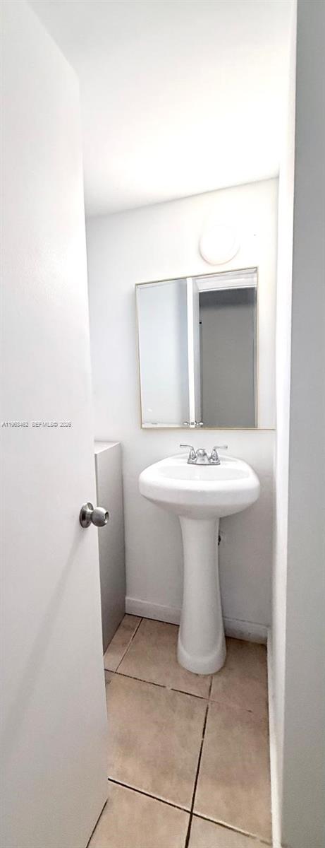C114 1 / 2 898 sq. ft. $ 2026-06-17 0 foto