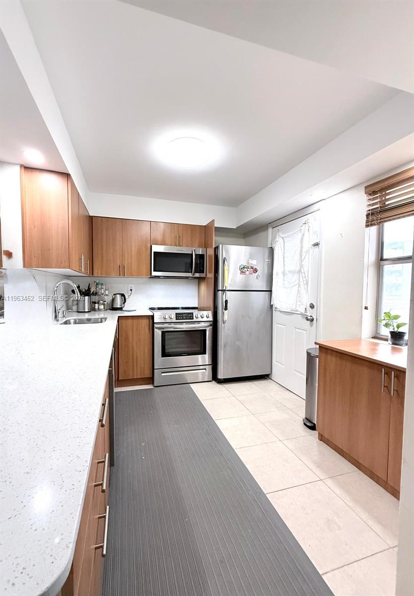 C114 1 / 2 898 sq. ft. $ 2026-06-17 0 foto