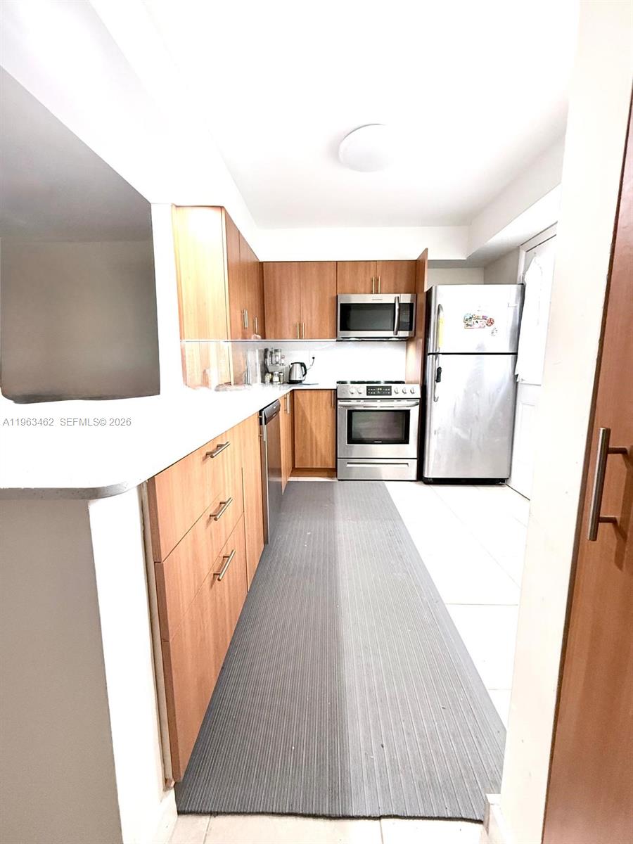 C114 1 / 2 898 sq. ft. $ 2026-06-17 0 foto