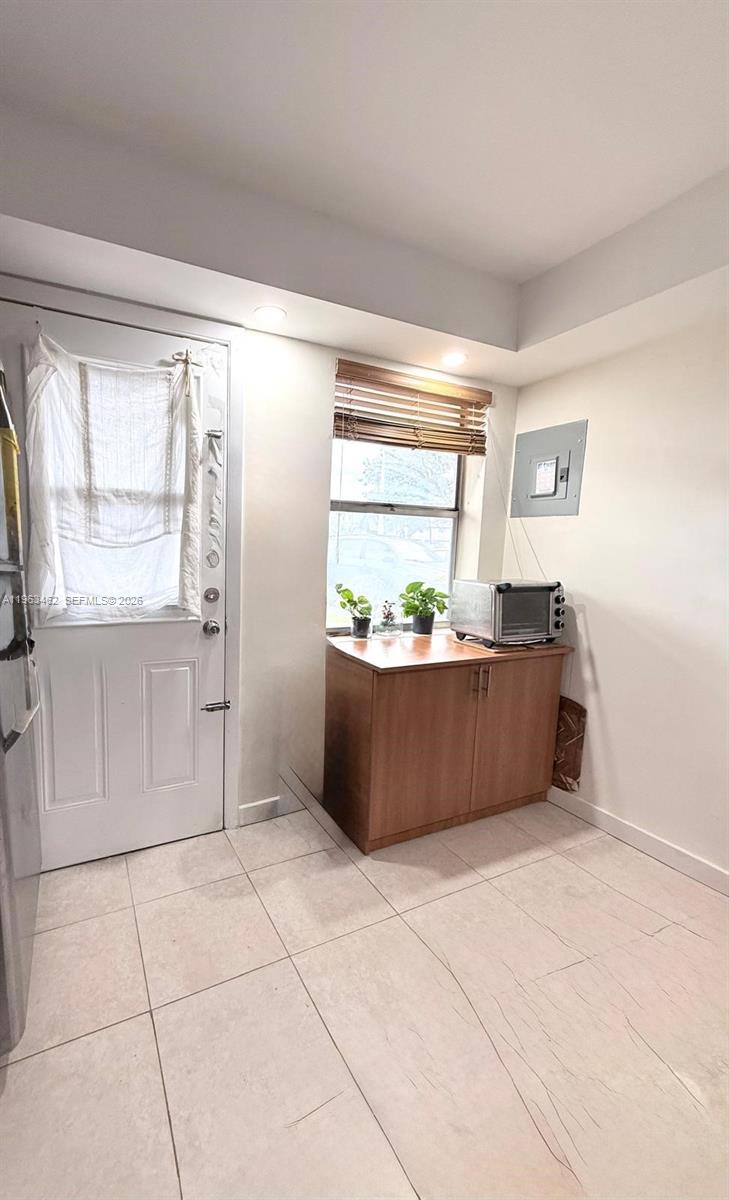 C114 1 / 2 898 sq. ft. $ 2026-06-17 0 foto