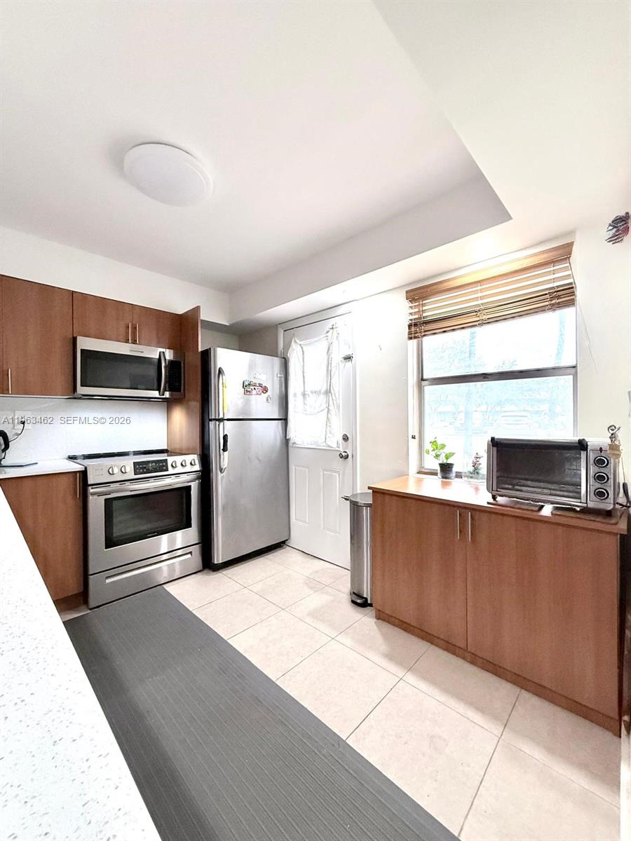 C114 1 / 2 898 sq. ft. $ 2026-06-17 0 foto