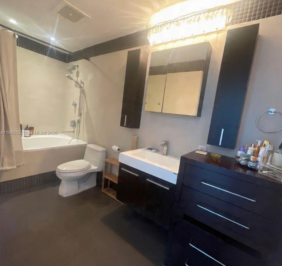 Photo of 1945 Ocean Dr  #1812, Hallandale Beach, Florida, 33009 - 