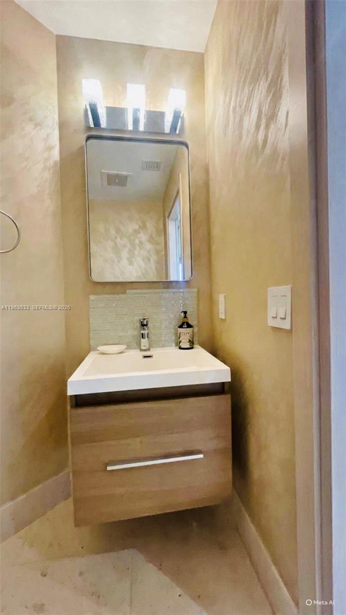 Photo of 1945 Ocean Dr  #1812, Hallandale Beach, Florida, 33009 - 