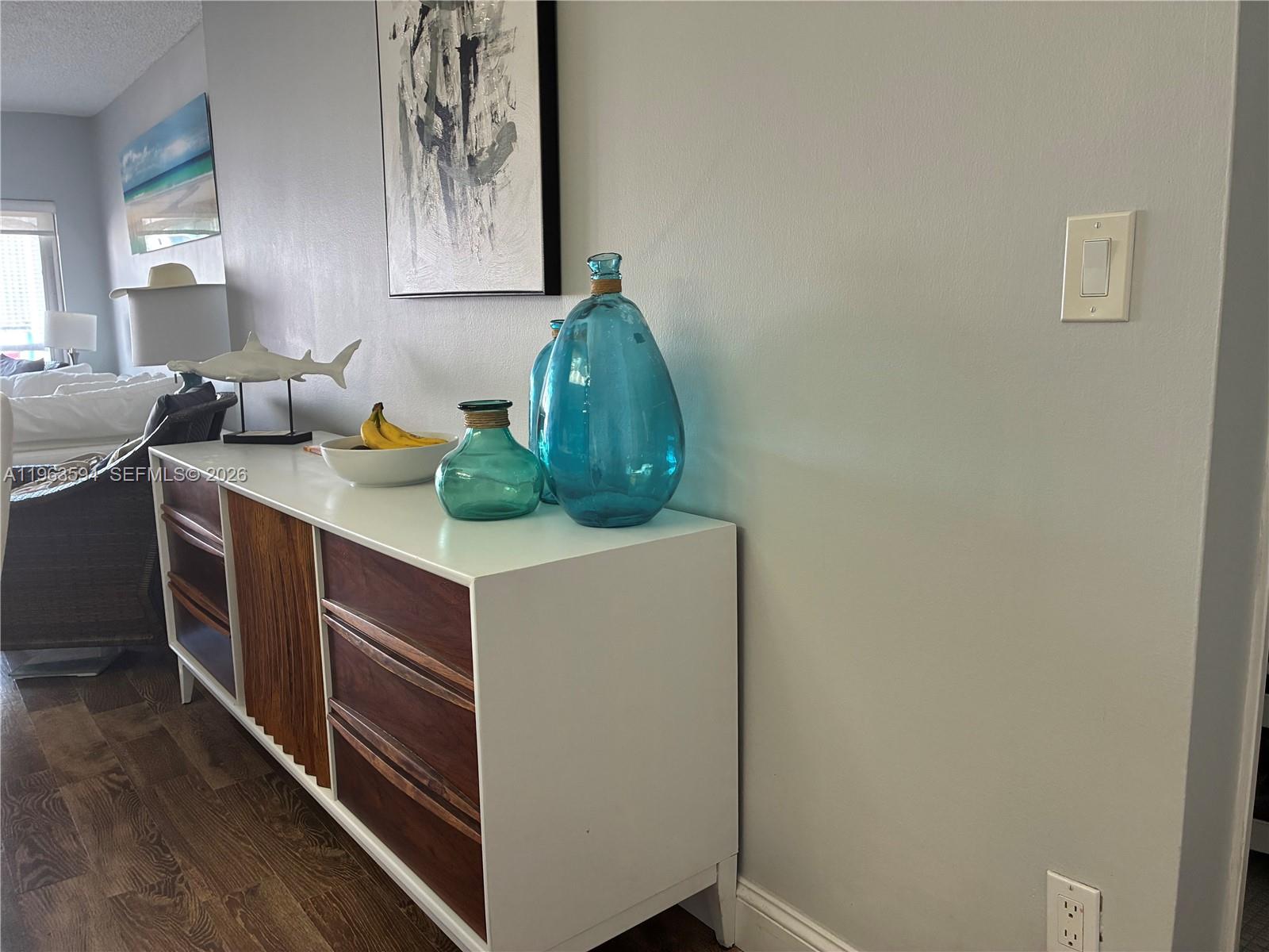 See details 15M 1 / 2 870 sq. ft. $ 2026-02-11 0 Photo