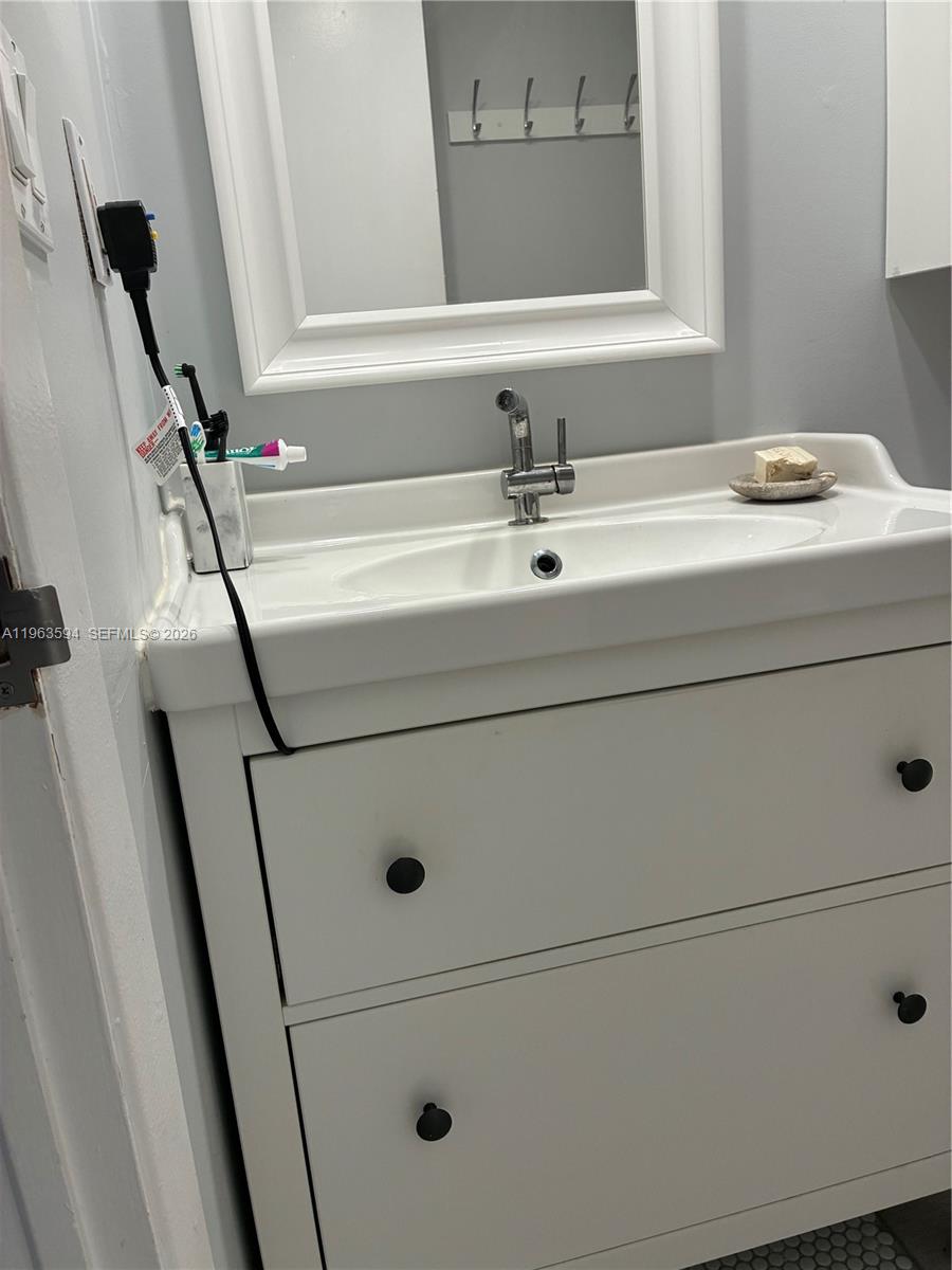 See details 15M 1 / 2 870 sq. ft. $ 2026-02-11 0 Photo