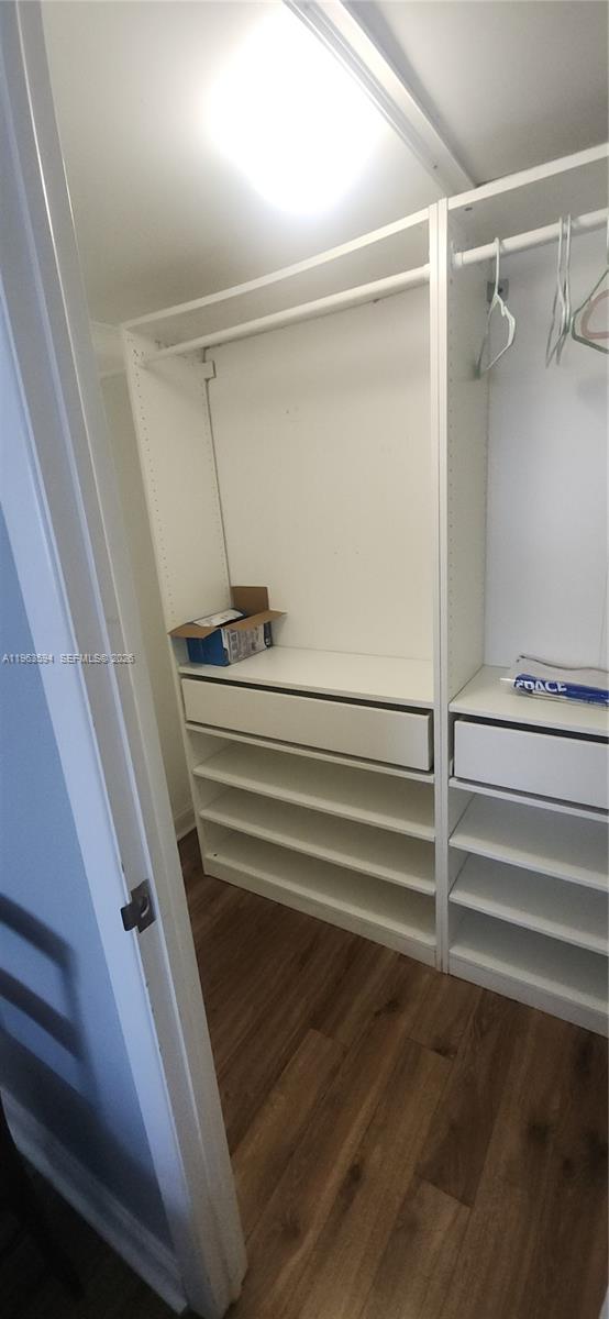 See details 15M 1 / 2 870 sq. ft. $ 2026-02-11 0 Photo