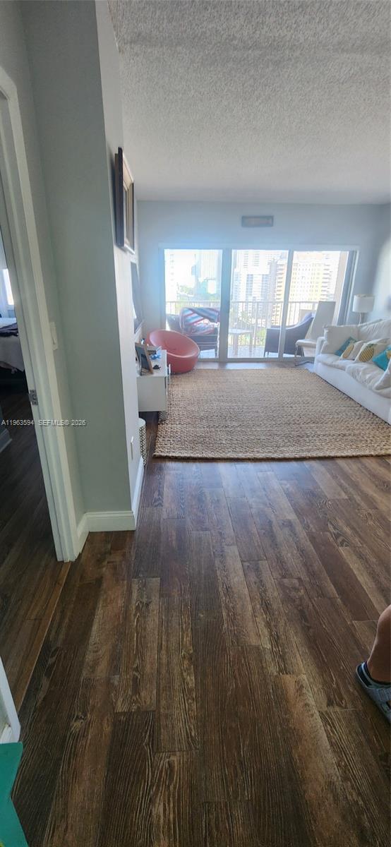 See details 15M 1 / 2 870 sq. ft. $ 2026-02-11 0 Photo