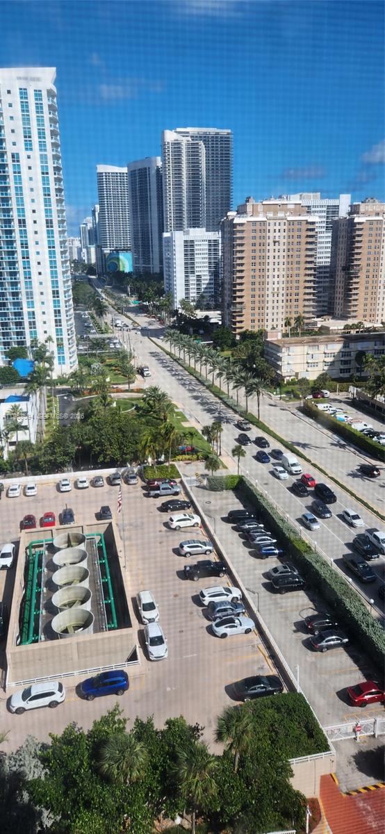 See details 15M 1 / 2 870 sq. ft. $ 2026-02-11 0 Photo