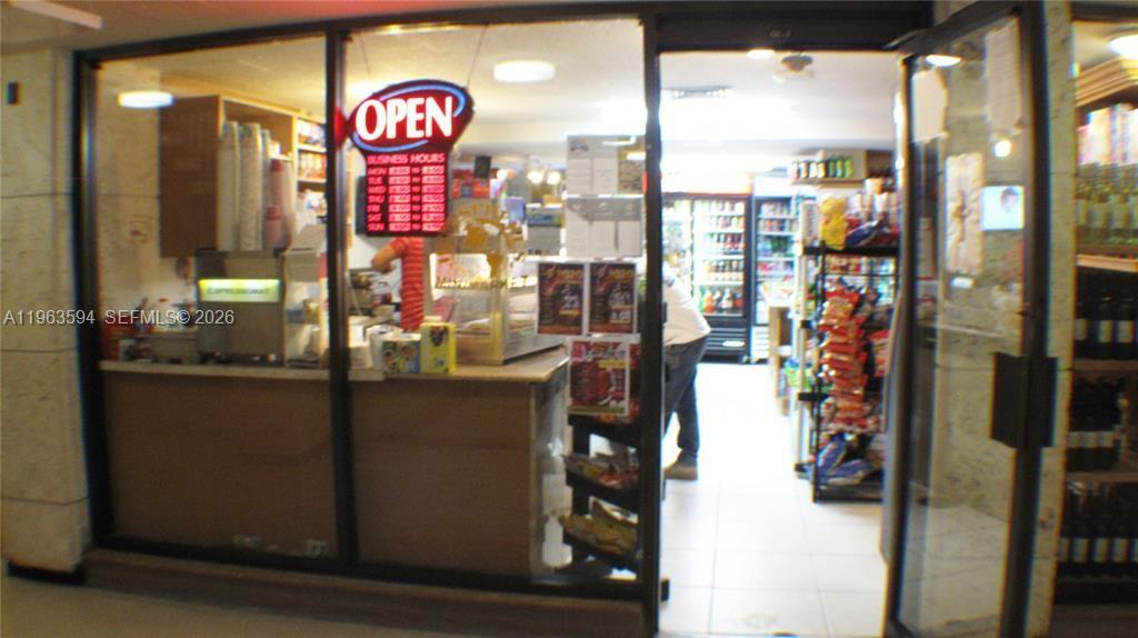 See details 15M 1 / 2 870 sq. ft. $ 2026-02-11 0 Photo