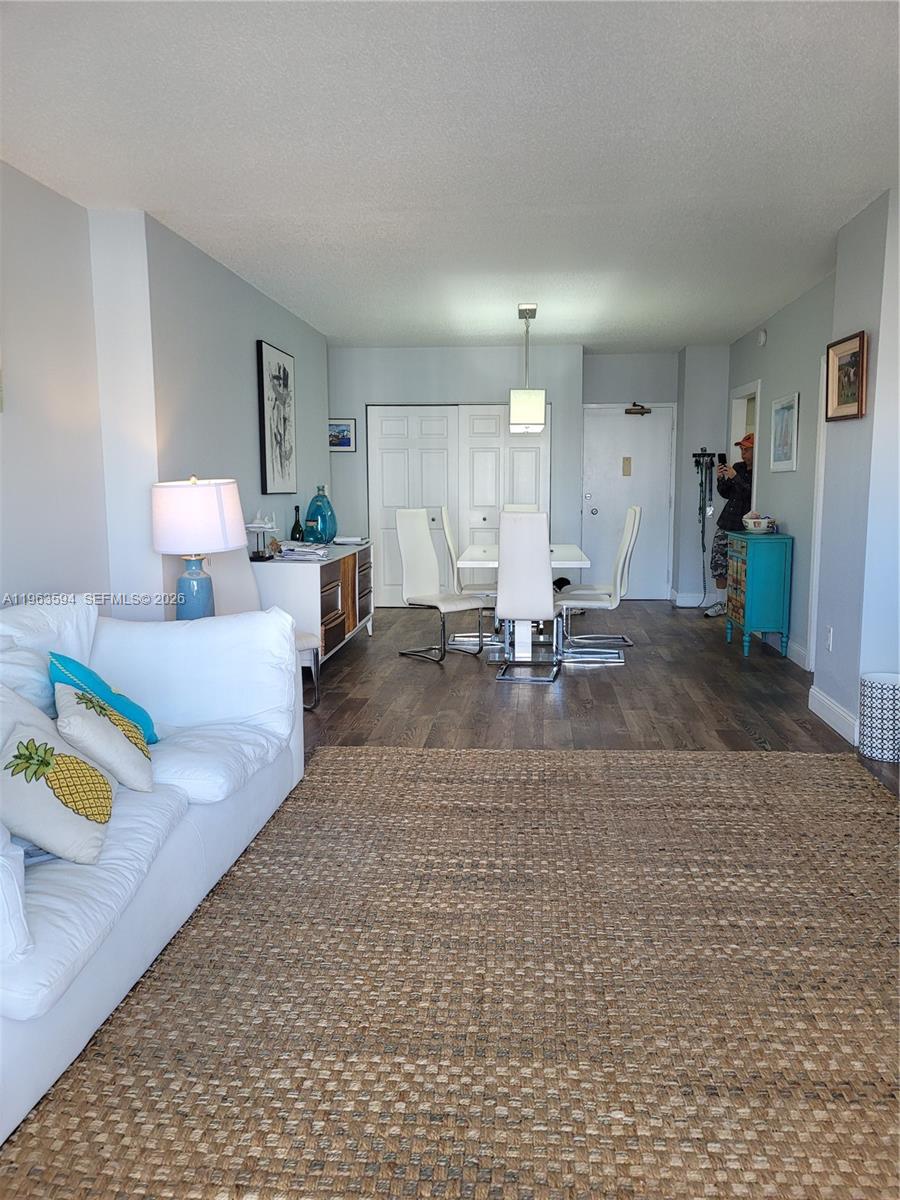 See details 15M 1 / 2 870 sq. ft. $ 2026-02-11 0 Photo