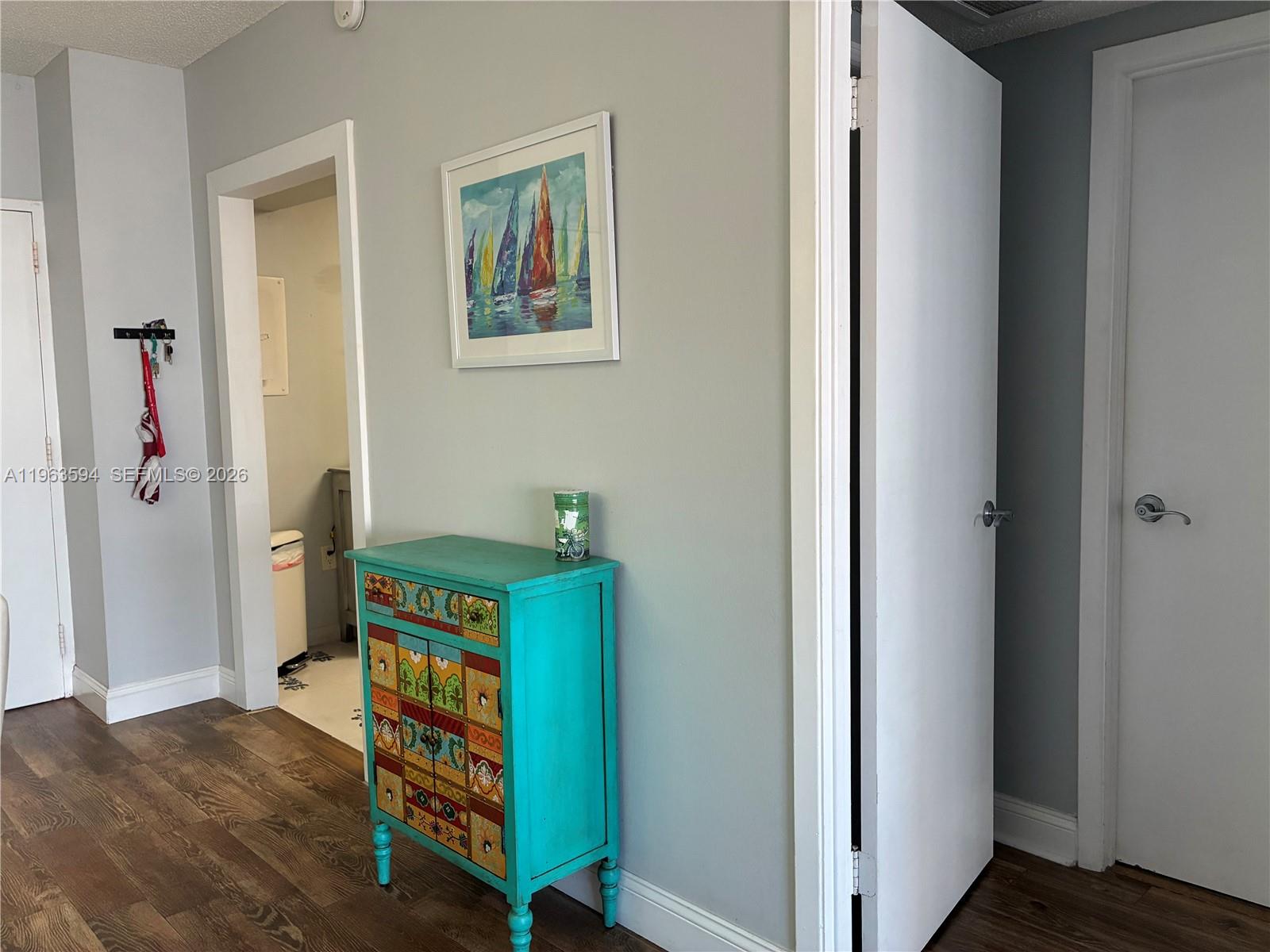 See details 15M 1 / 2 870 sq. ft. $ 2026-02-11 0 Photo