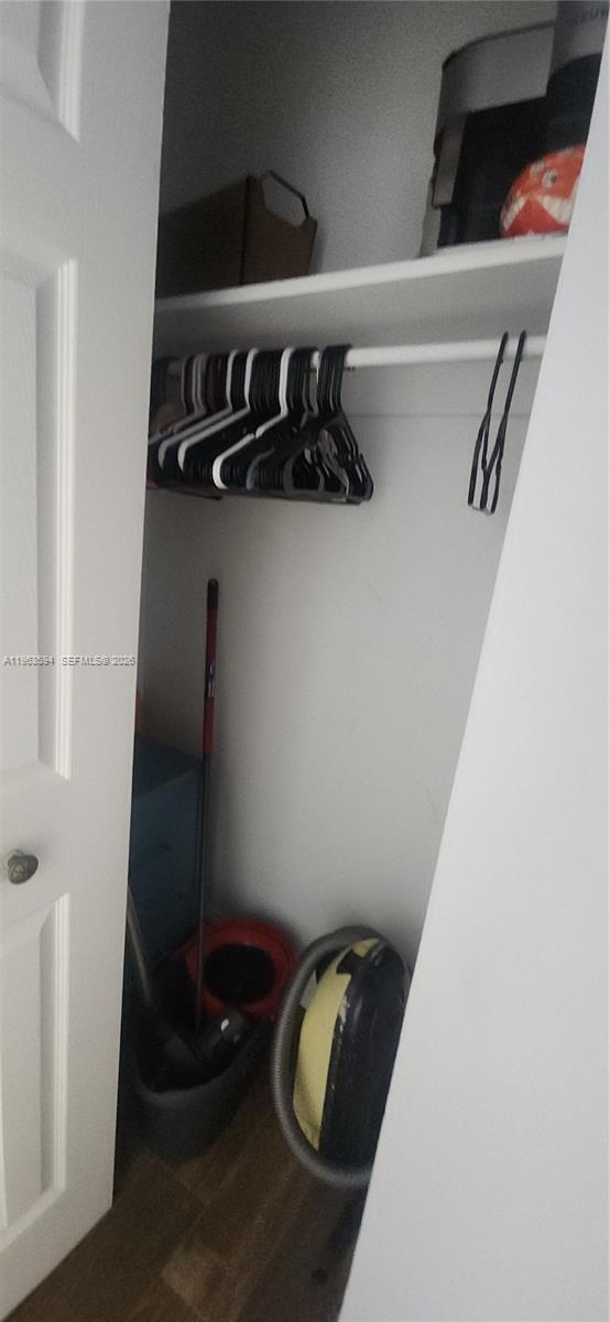 See details 15M 1 / 2 870 sq. ft. $ 2026-02-11 0 Photo