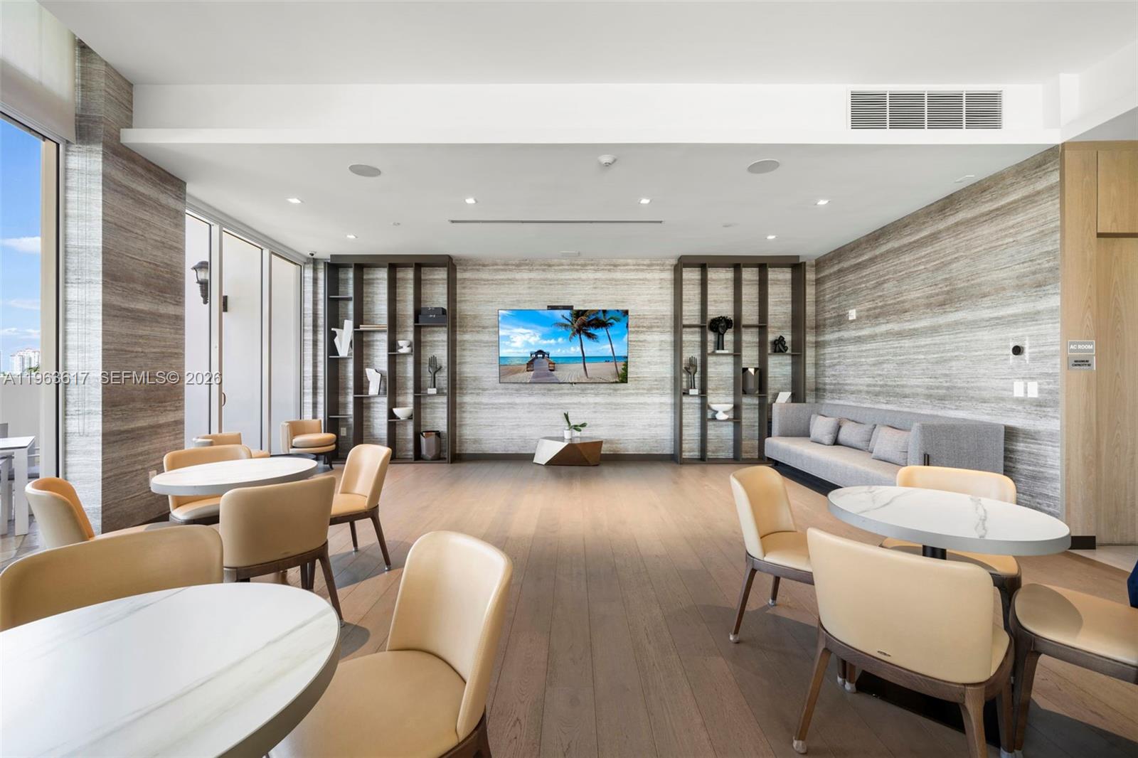 PH-1 4 / 6 4955 sq. ft. $ 2026-02-11 0 foto