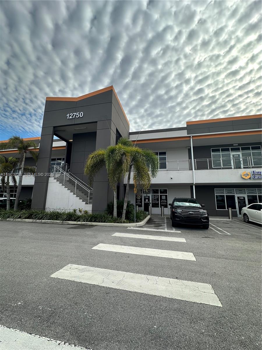 Подробнее 208 / кв.футов $ 2026-02-11 0 Фото