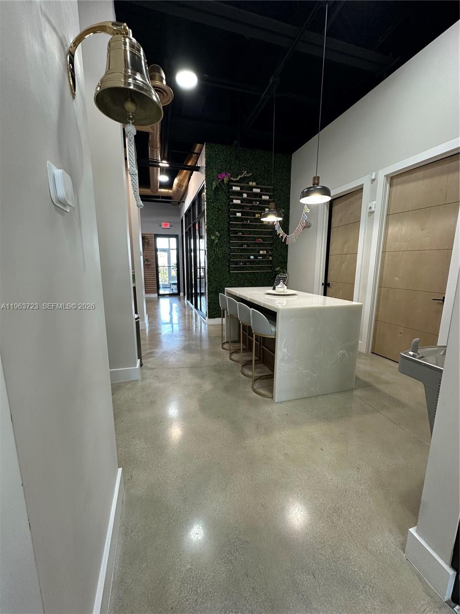 Подробнее 208 / кв.футов $ 2026-02-11 0 Фото