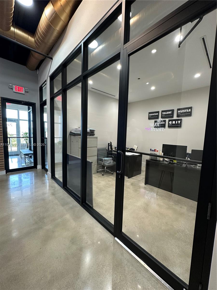 Подробнее 208 / кв.футов $ 2026-02-11 0 Фото