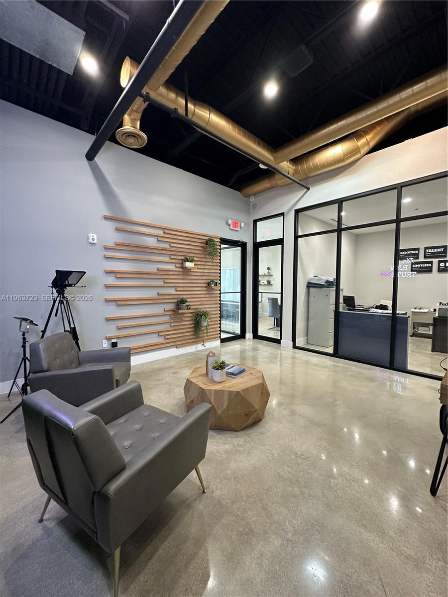 Подробнее 208 / кв.футов $ 2026-02-11 0 Фото