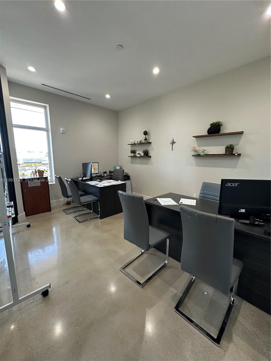 Подробнее 208 / кв.футов $ 2026-02-11 0 Фото