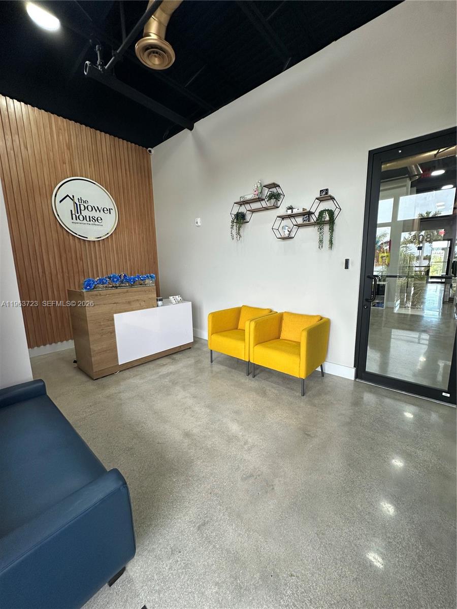 Подробнее 208 / кв.футов $ 2026-02-11 0 Фото