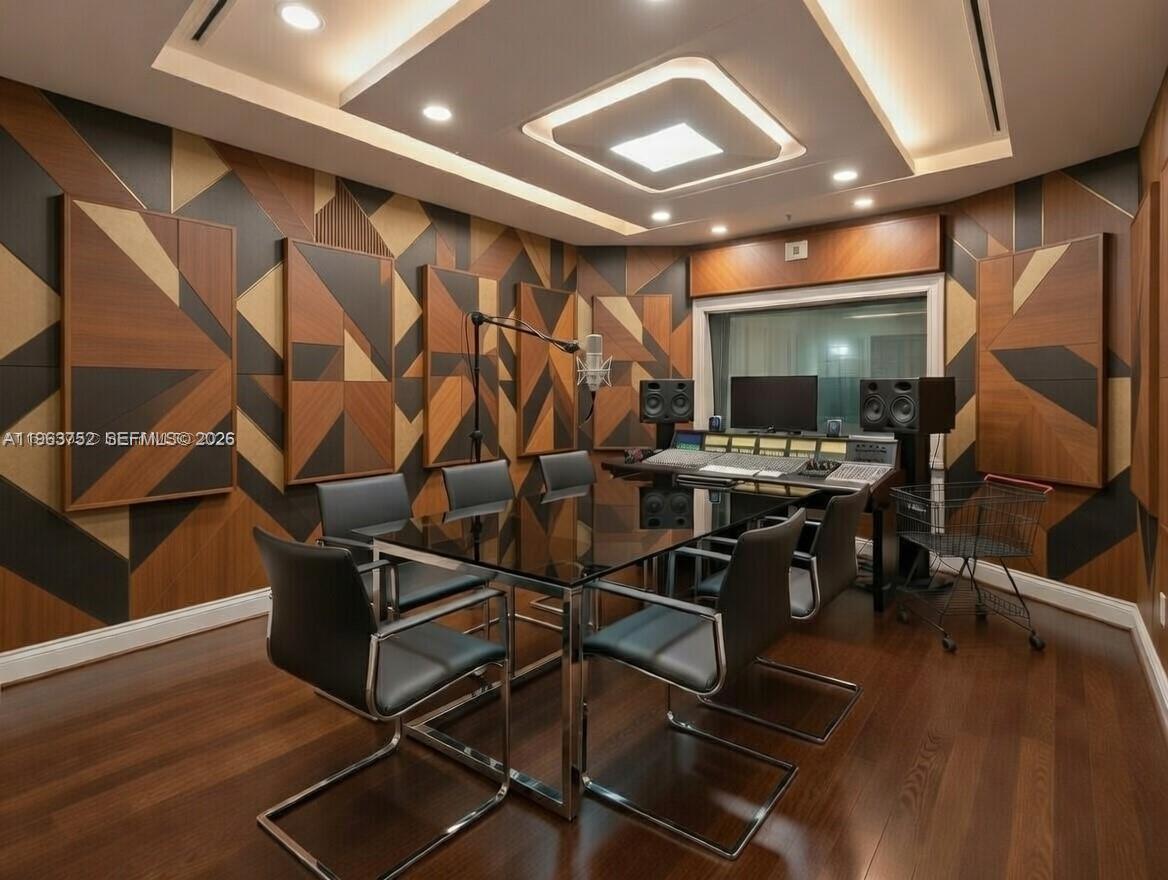 Подробнее / кв.футов $ 2026-02-11 0 Фото