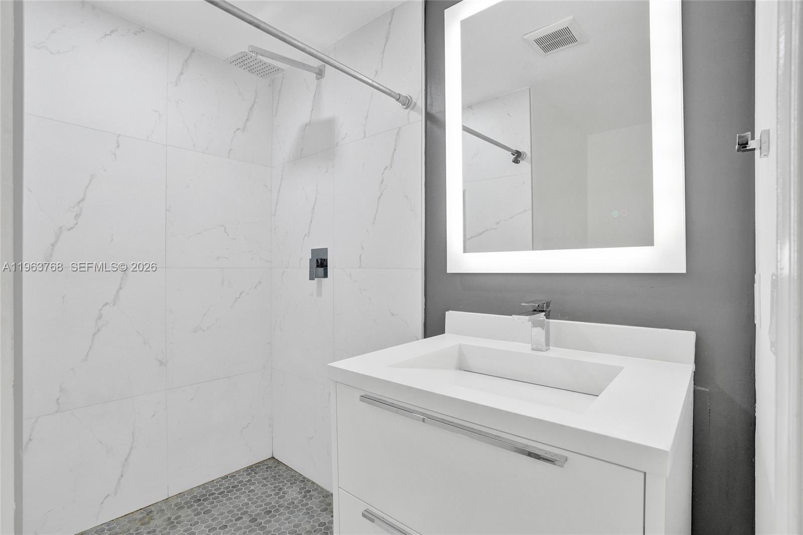 4253 3 / 3 2002 sq. ft. $ 2026-02-11 0 Photo