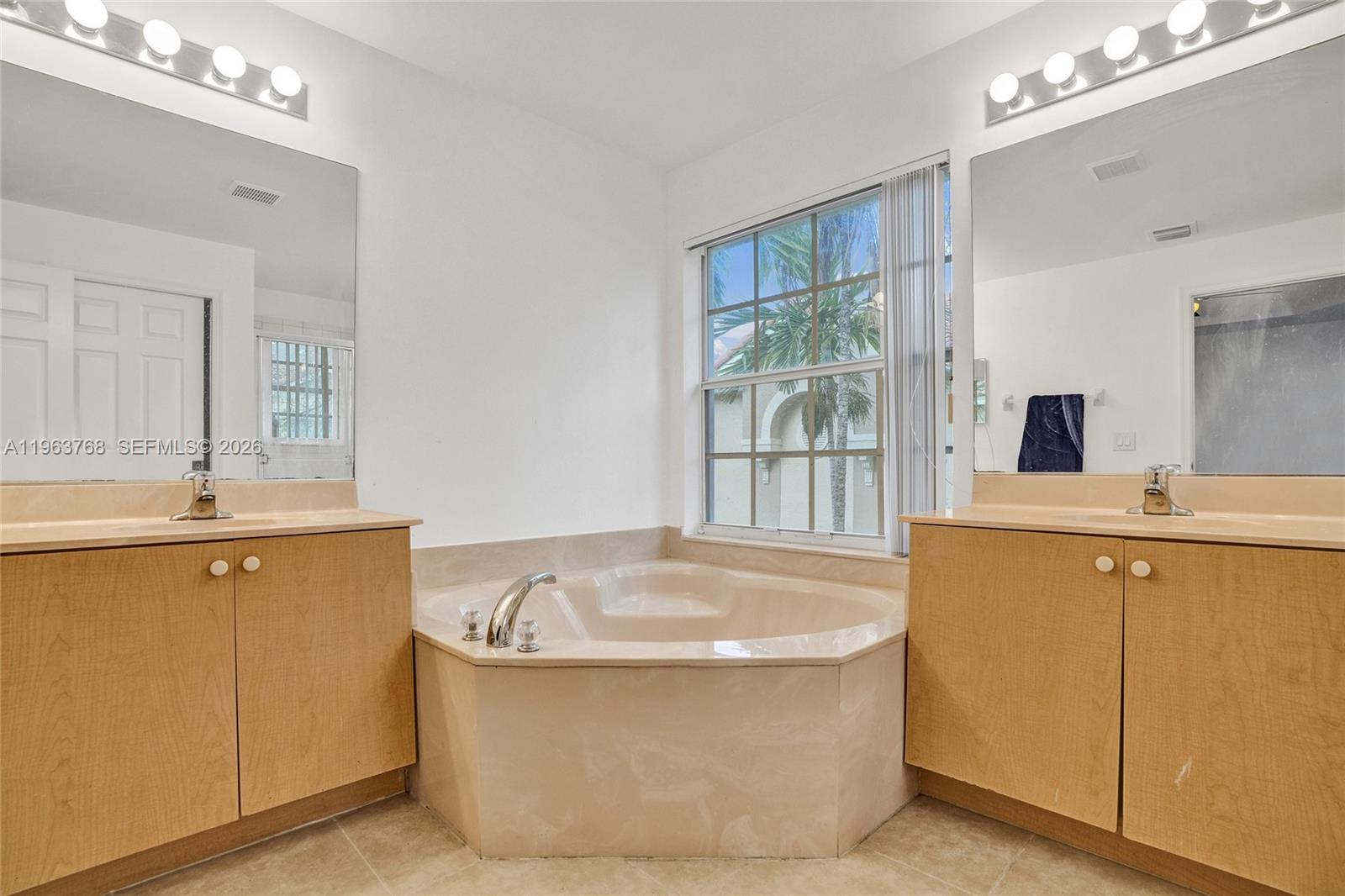 4253 3 / 3 2002 sq. ft. $ 2026-02-11 0 Photo