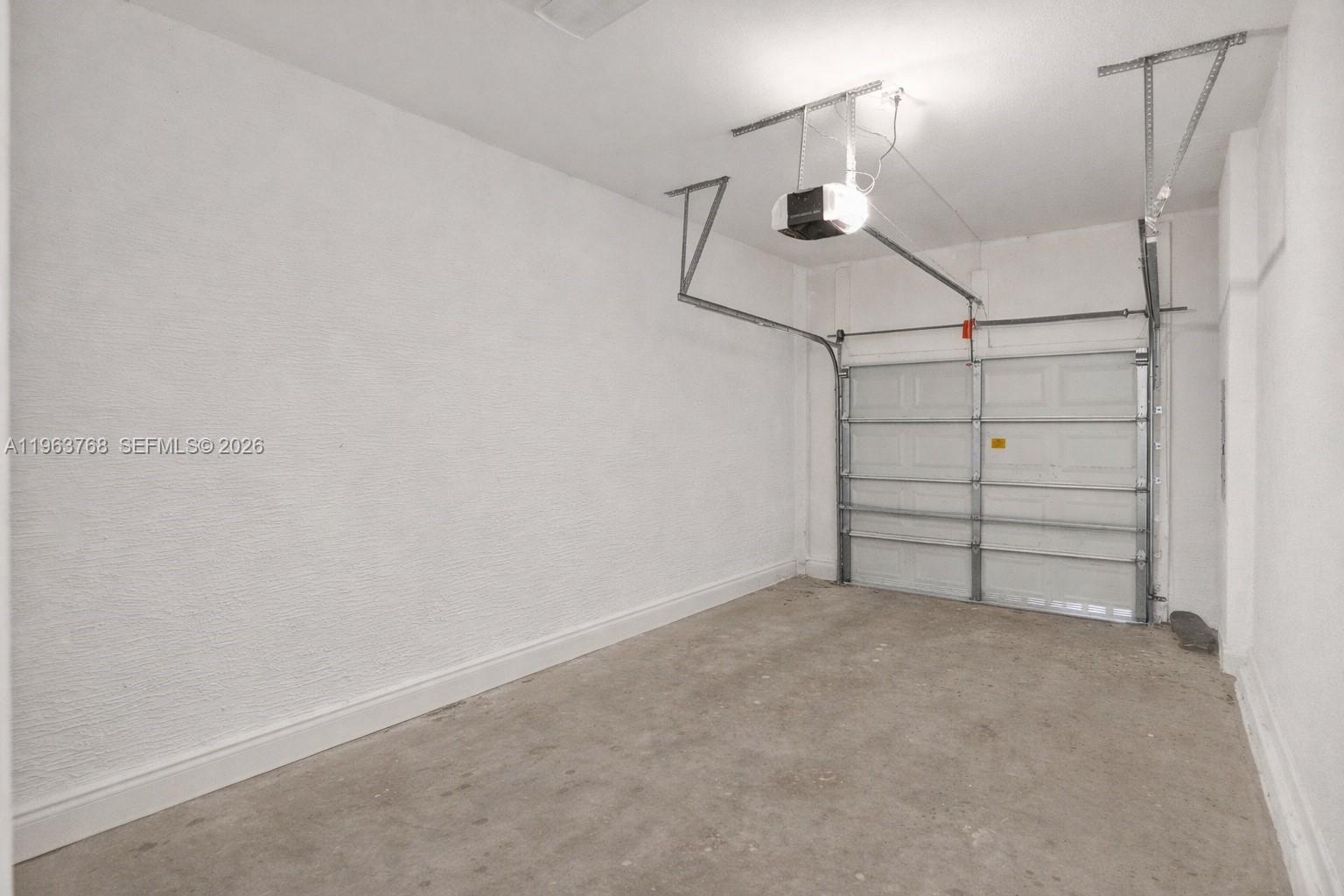 4253 3 / 3 2002 sq. ft. $ 2026-02-11 0 Photo