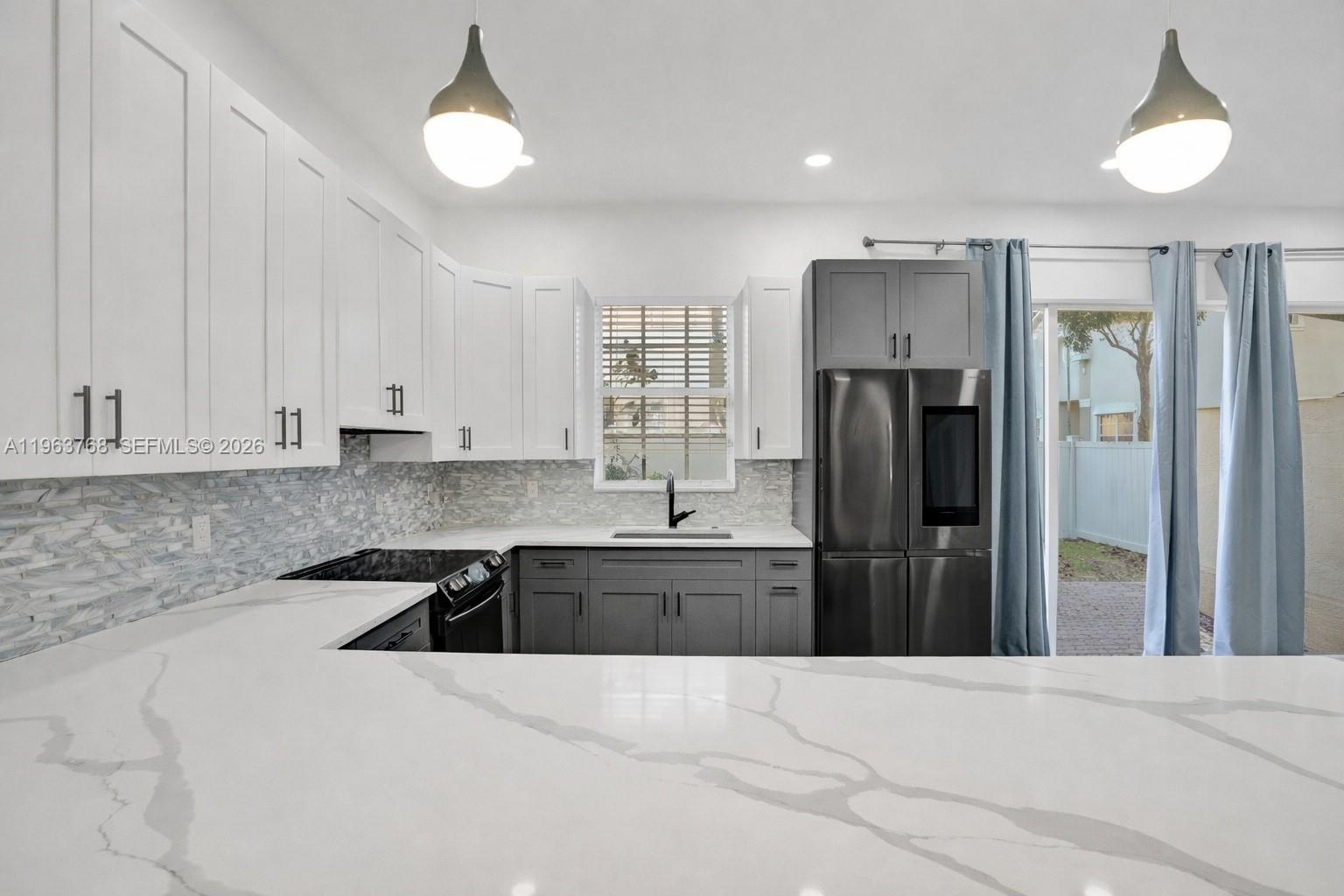 4253 3 / 3 2002 sq. ft. $ 2026-02-11 0 Photo