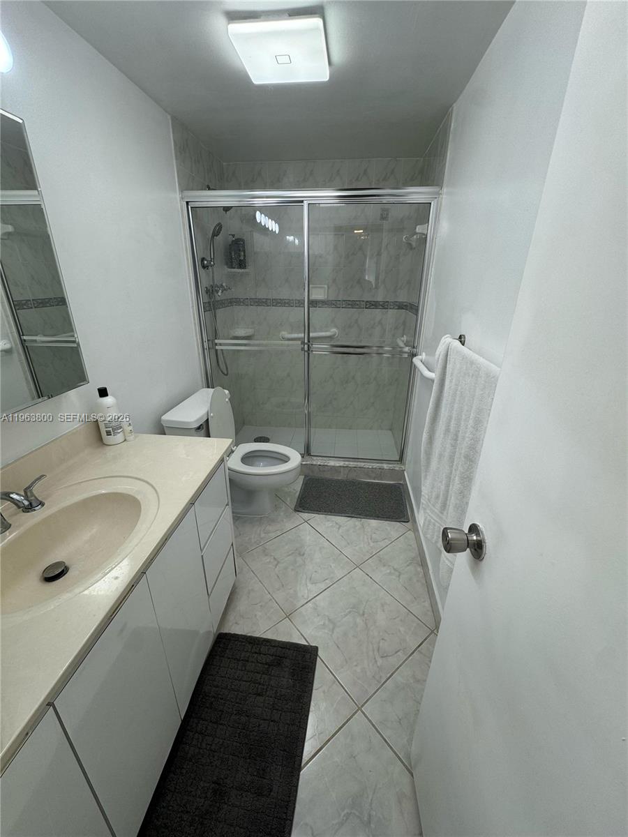 Ver detalles 1908 2 / 2 1220 sq. ft. $ 2026-02-11 0 foto