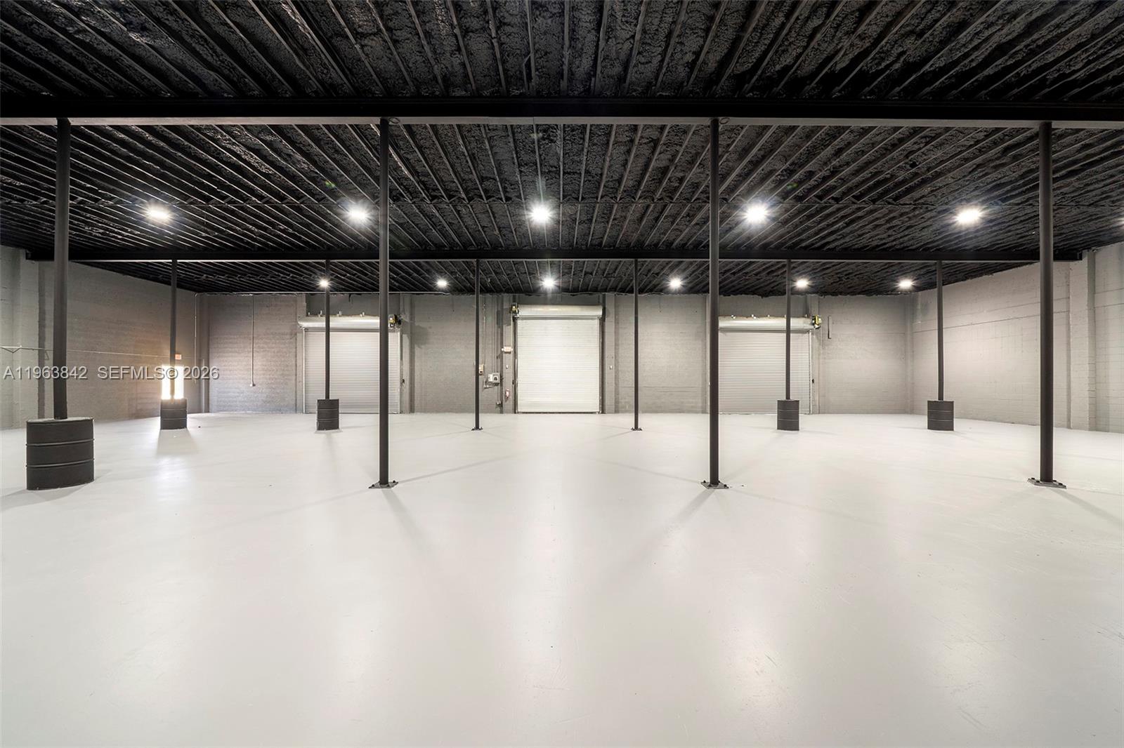   /   sq. ft. $ 2026-02-11 0 foto