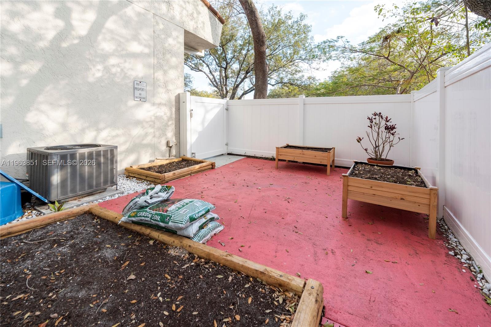   /   sq. ft. $ 2026-02-11 0 foto