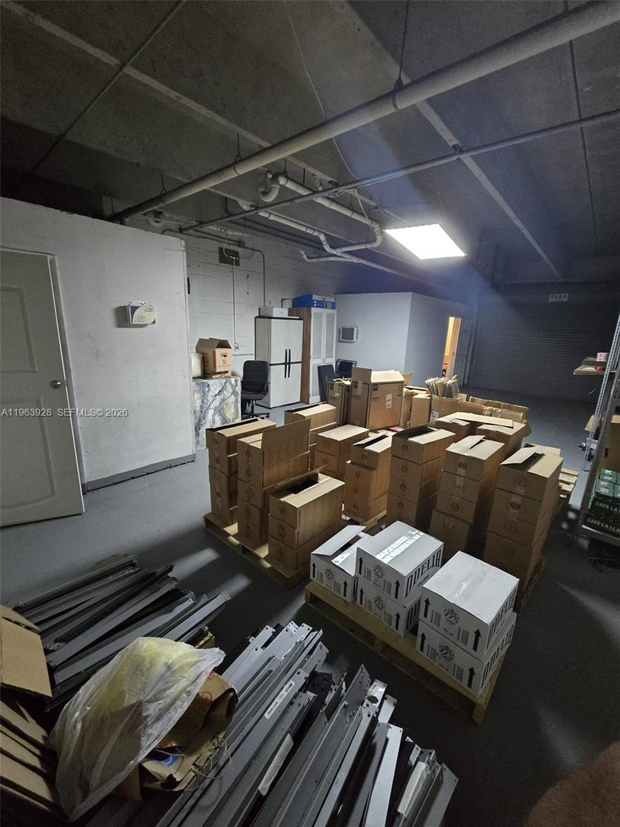 33  /   sq. ft. $ 2026-02-11 0 Photo