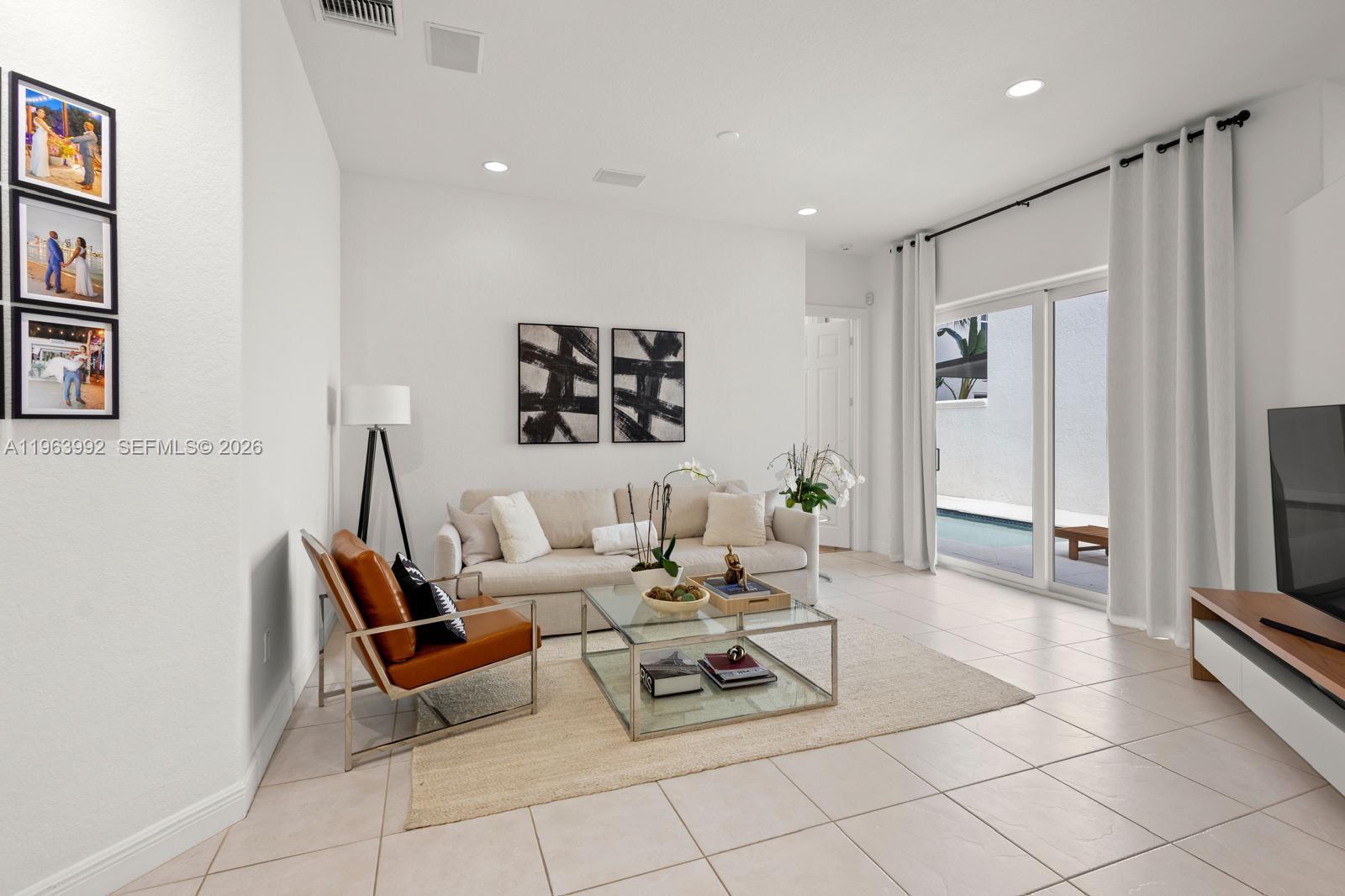 Photo of 1408 Mariner Way (1408), Hollywood, Florida, 33019 -